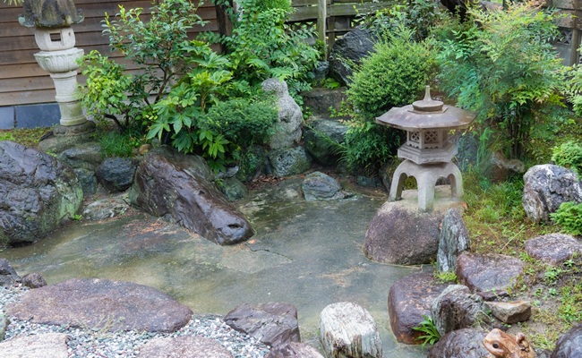 庭石・灯籠の撤去